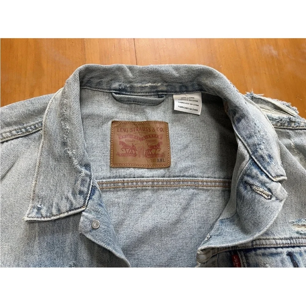 Levi’s Men’s Trucker Jacket XXL Distressed Denim Soft Broken-In Feel 25x29 - Picture 6 of 16